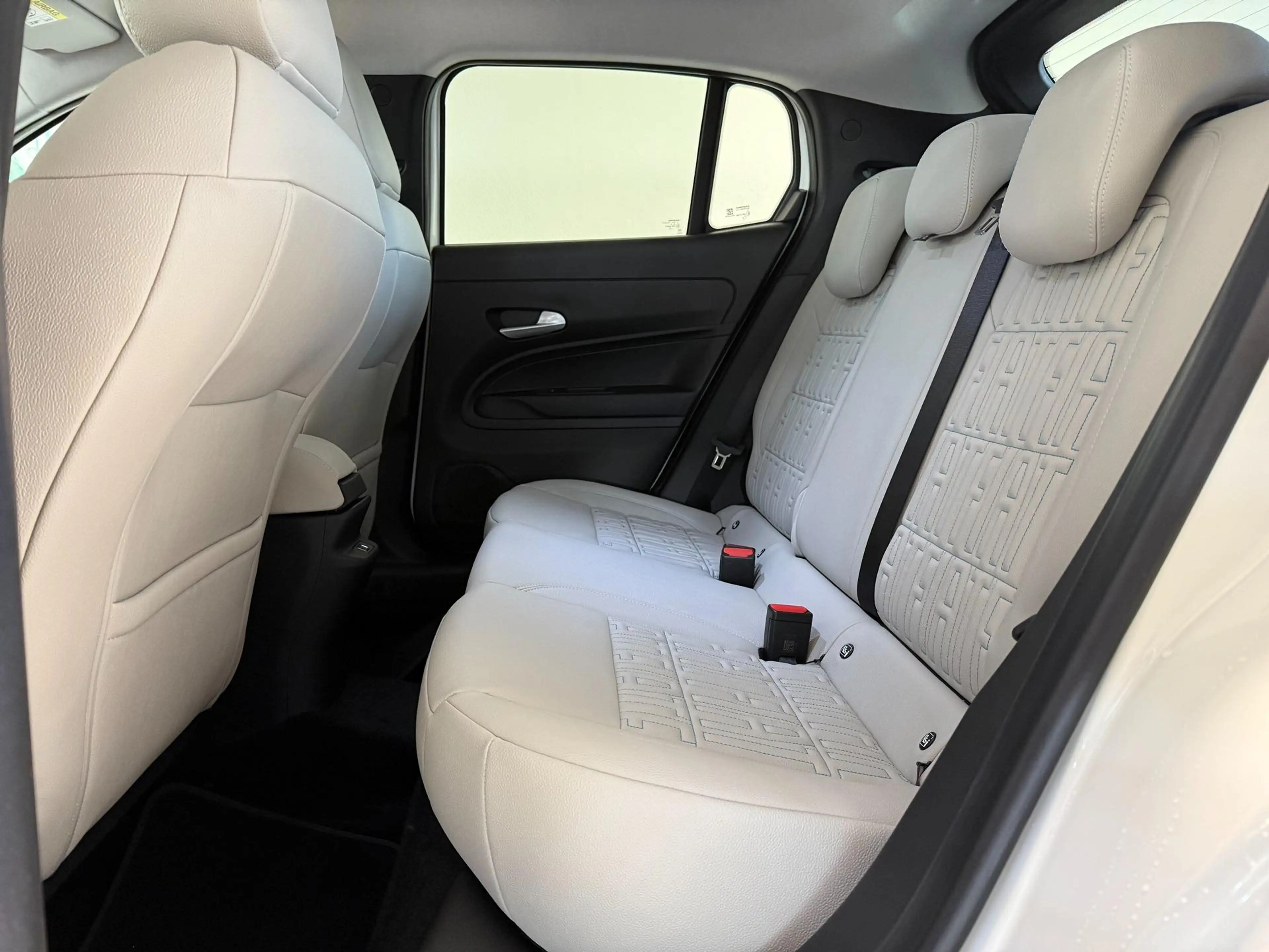 Fiat 600 La Prima Hybrid 1.2 T3 81 kW (110 PS) DCT Klima... — photo 11