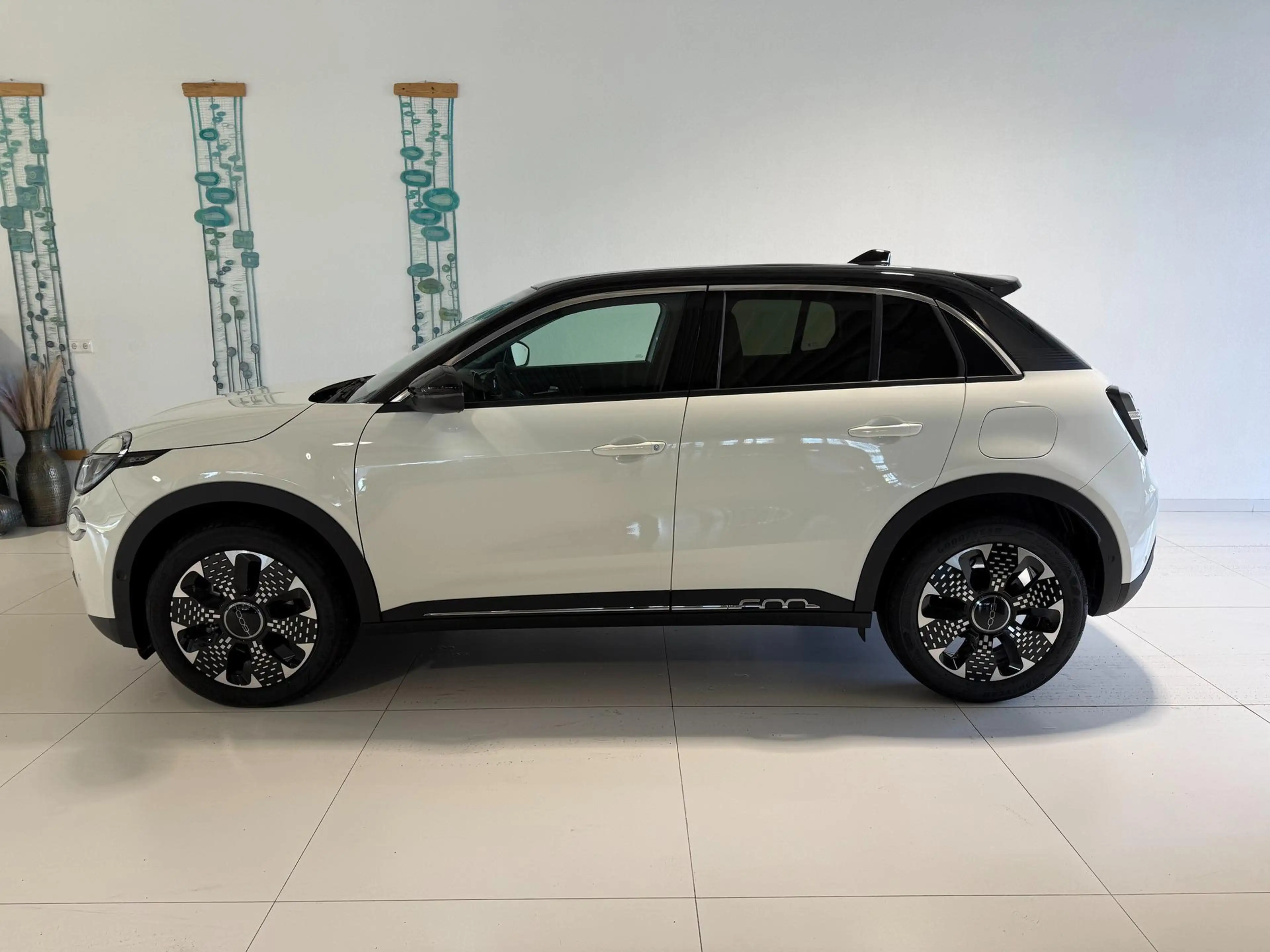 Fiat 600 La Prima Hybrid 1.2 T3 81 kW (110 PS) DCT Klima... — photo 3