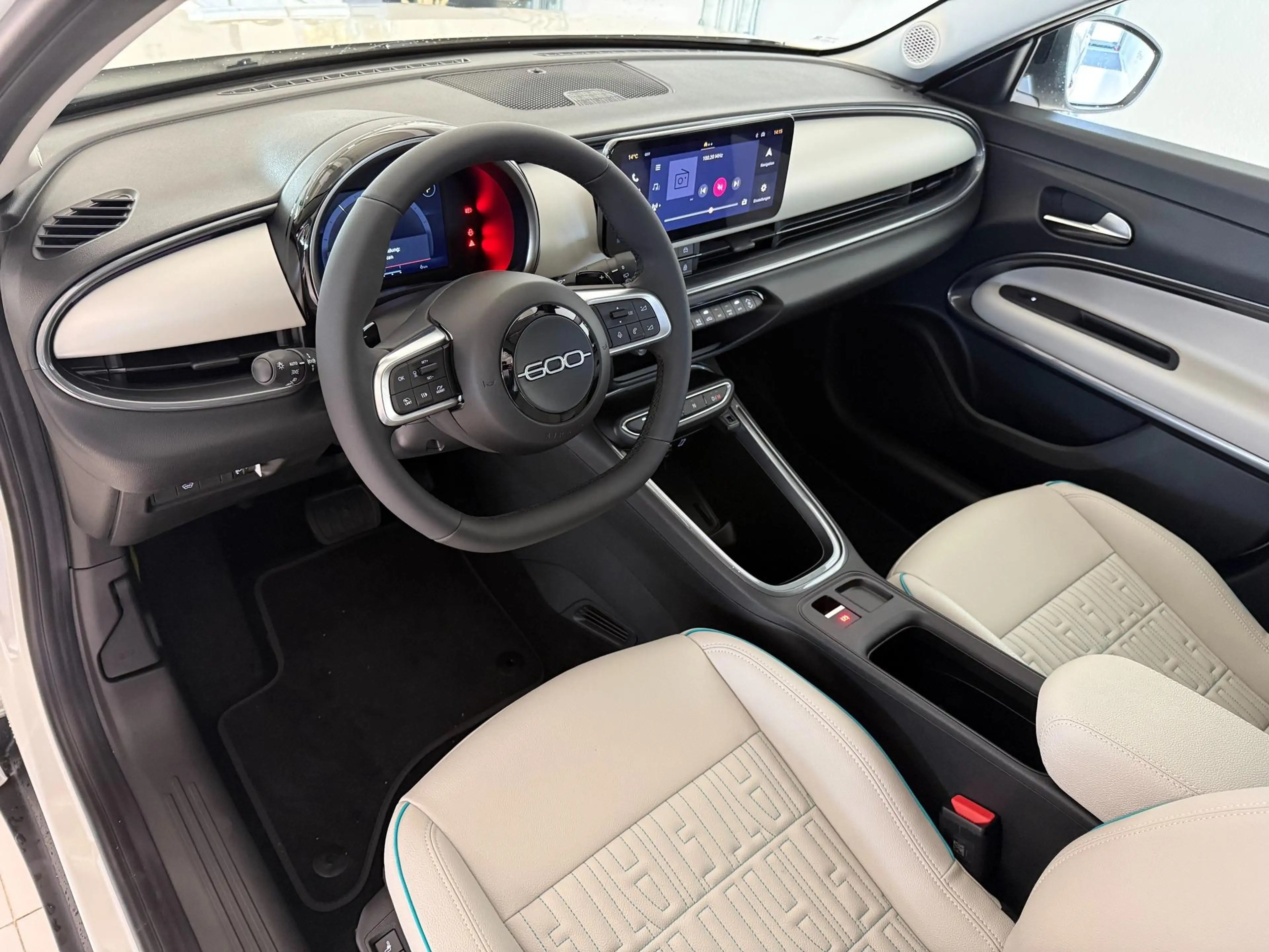 Fiat 600 La Prima Hybrid 1.2 T3 81 kW (110 PS) DCT Klima... — photo 8