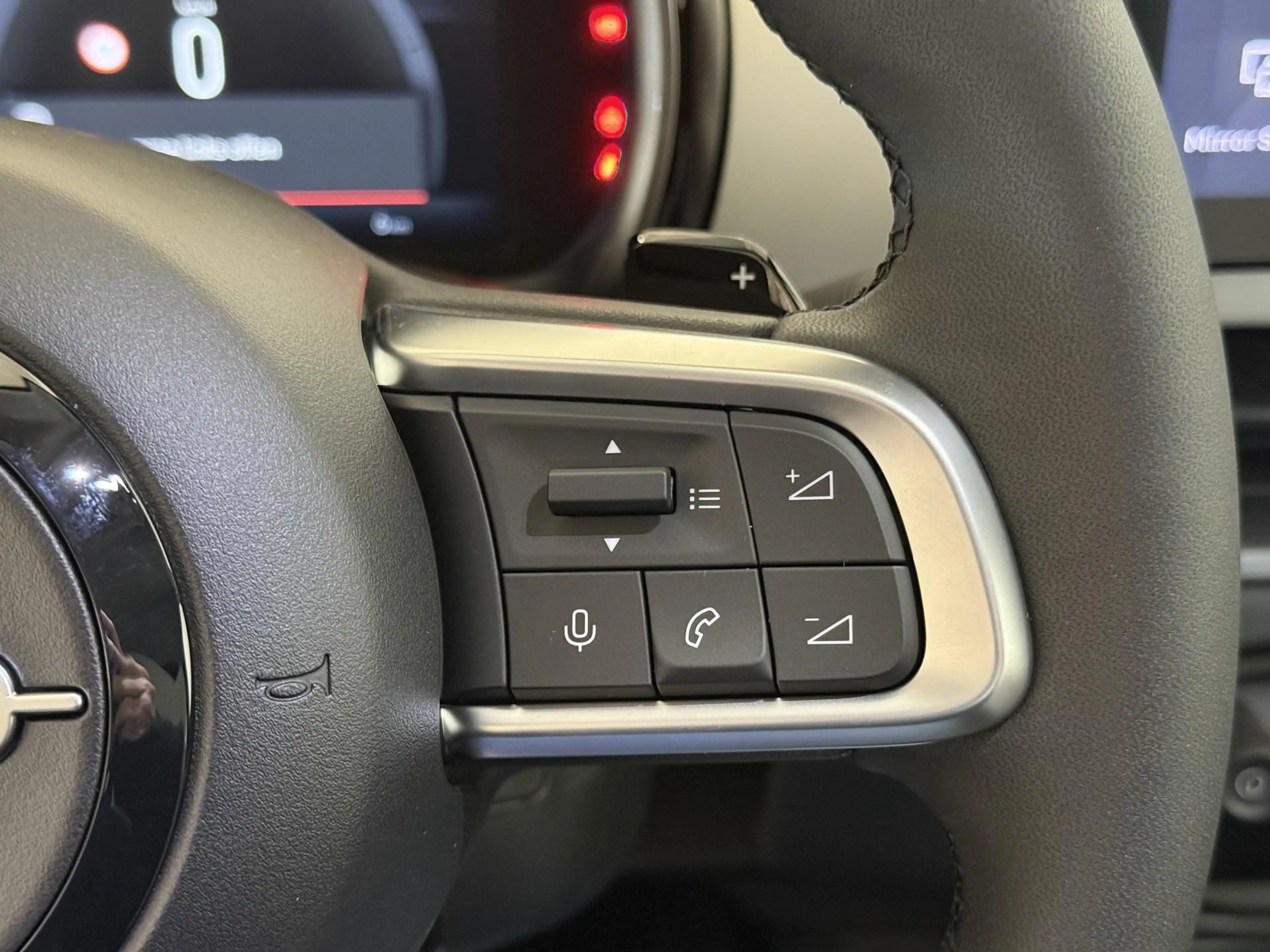Fiat 600 La Prima Hybrid 1.2 T3 81 kW (110 PS) DCT Klima... — photo 15