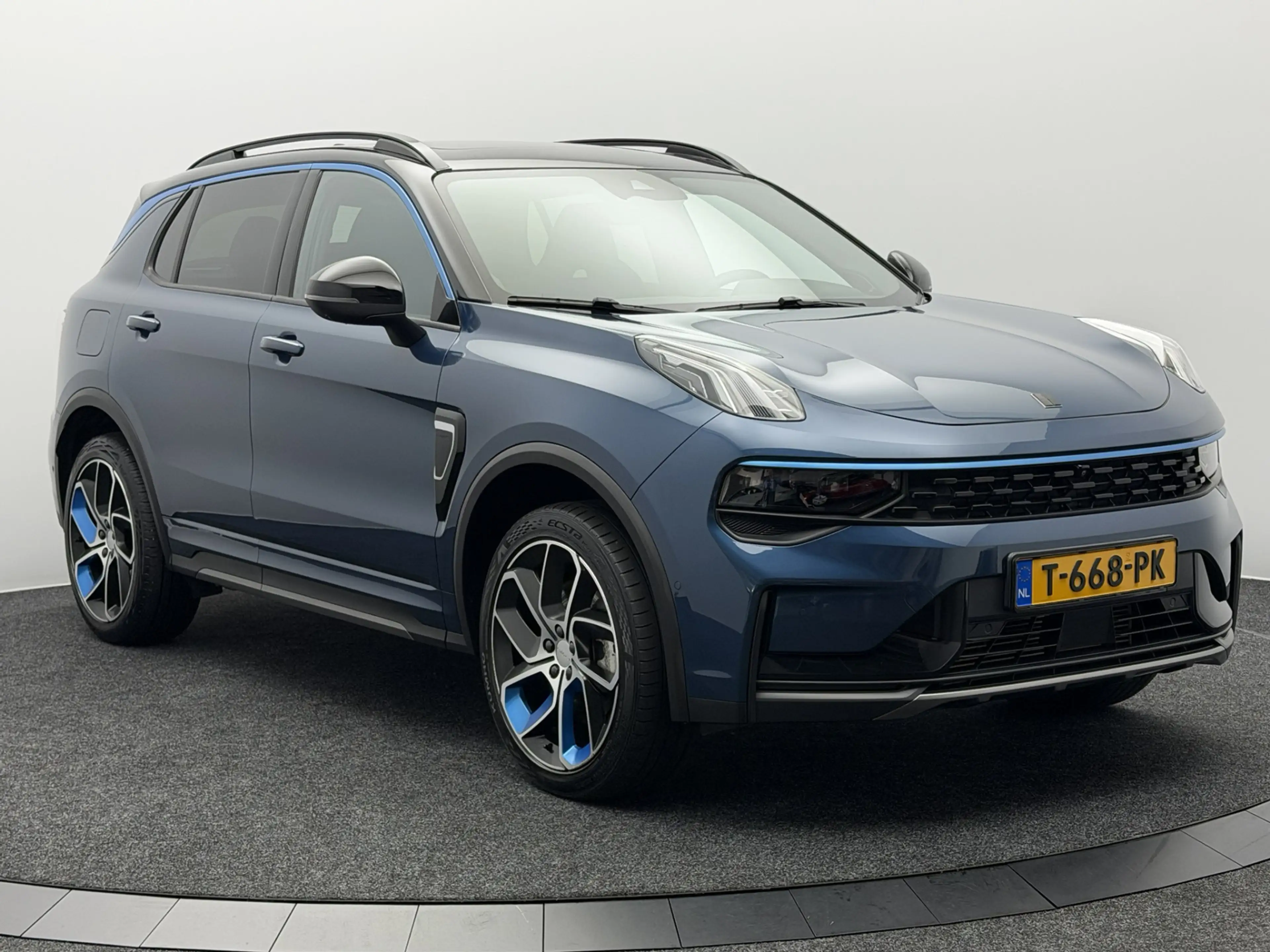 Lynk & Co 01 1.5 Plug-in Hybrid 262PK | Origineel NL | 360° Cam — photo 8