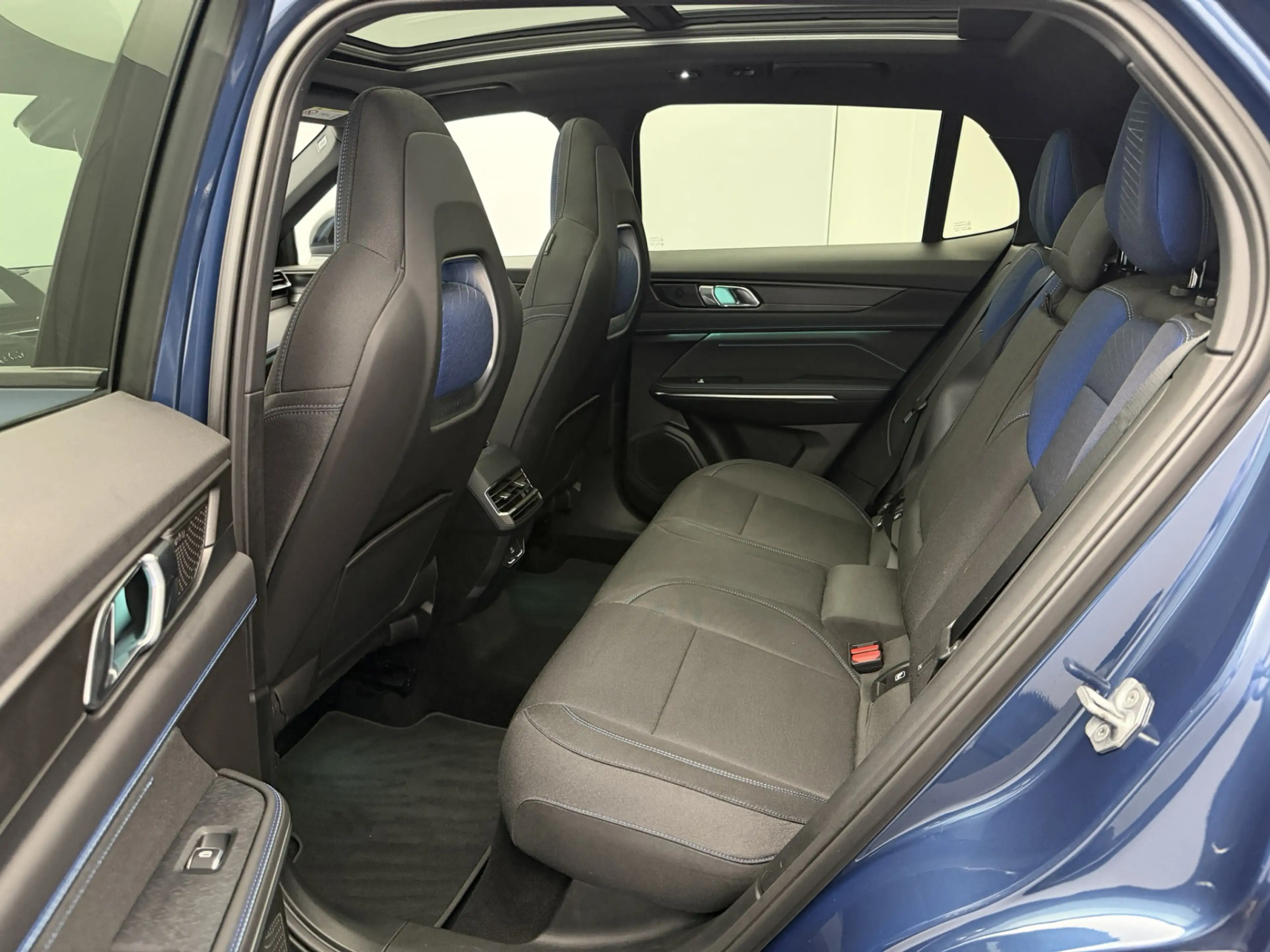 Lynk & Co 01 1.5 Plug-in Hybrid 262PK | Origineel NL | 360° Cam — photo 12