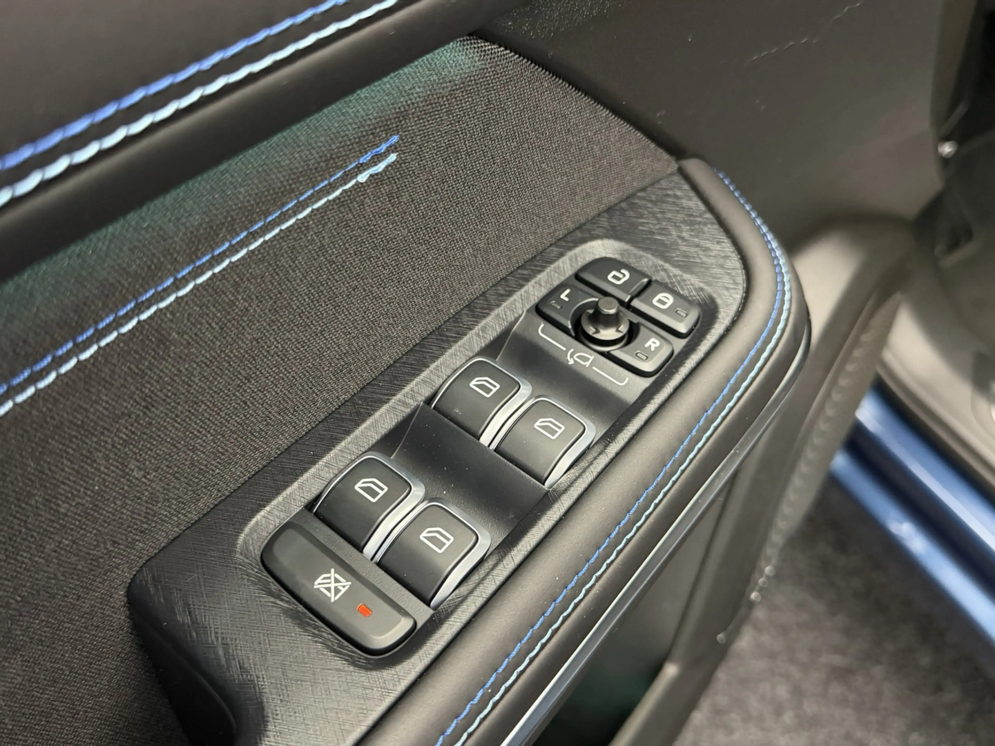 Lynk & Co 01 1.5 Plug-in Hybrid 262PK | Origineel NL | 360° Cam — photo 16