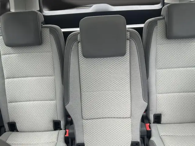 Volkswagen Touran view 18