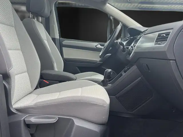 Volkswagen Touran view 16