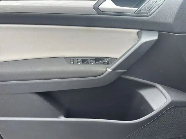 Volkswagen Touran view 24