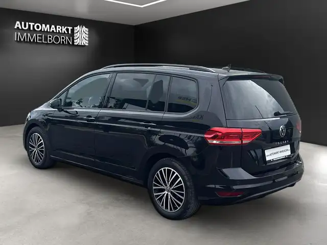 Volkswagen Touran view 5