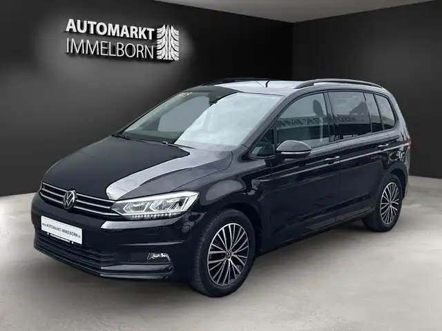 Volkswagen Touran view 4
