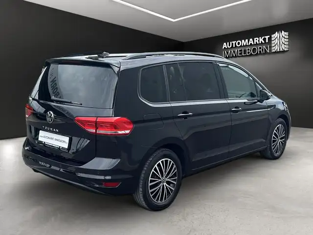 Volkswagen Touran view 8