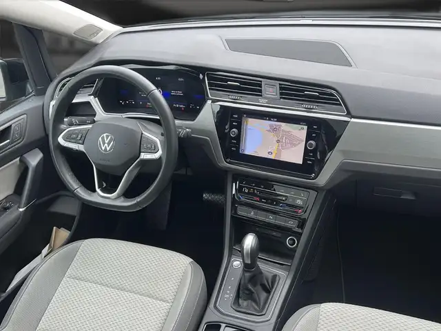 Volkswagen Touran view 15