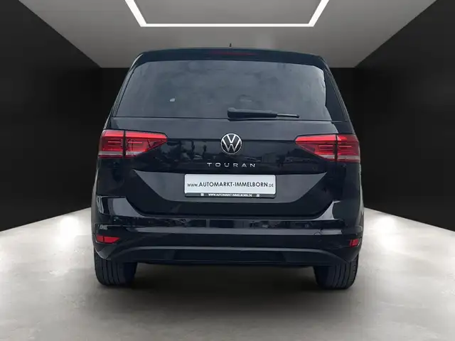 Volkswagen Touran view 10