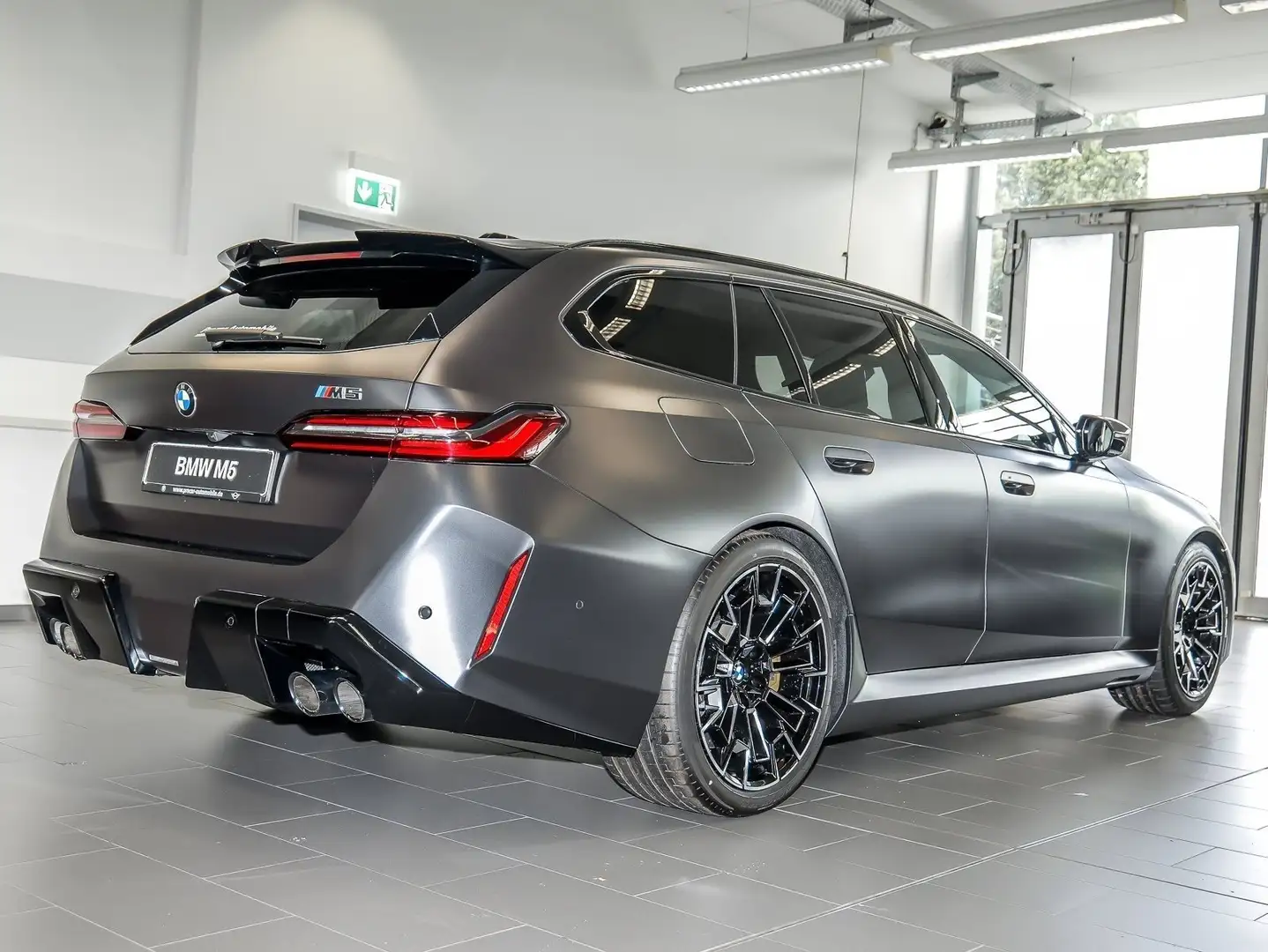 BMW M5 Touring 0,5% Verst. -UltimatePck. +AHK +20/21" Grau - 2