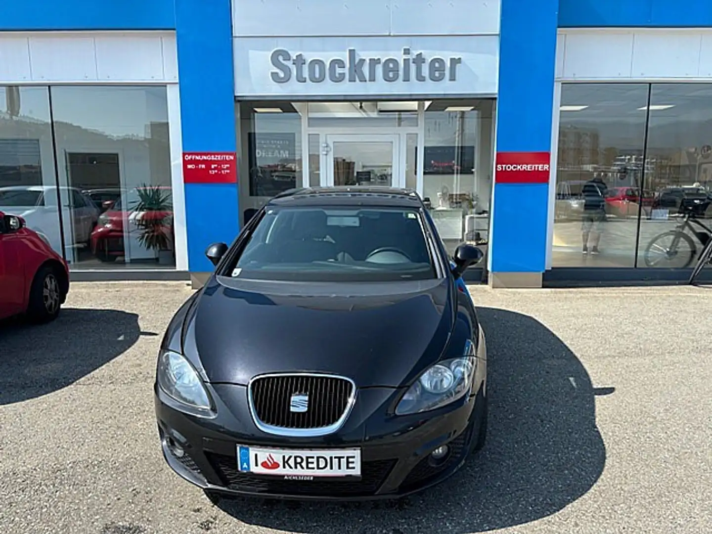 SEAT Leon Style 1,6 TDI CR Schwarz - 1
