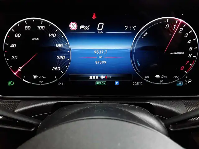 Mercedes-Benz C-Class view 11