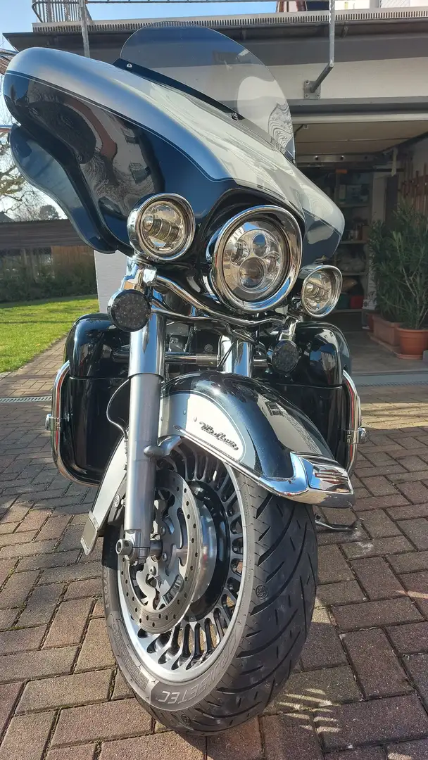 Harley-Davidson Electra Glide FLHTCU Ultra Classic Black - 2