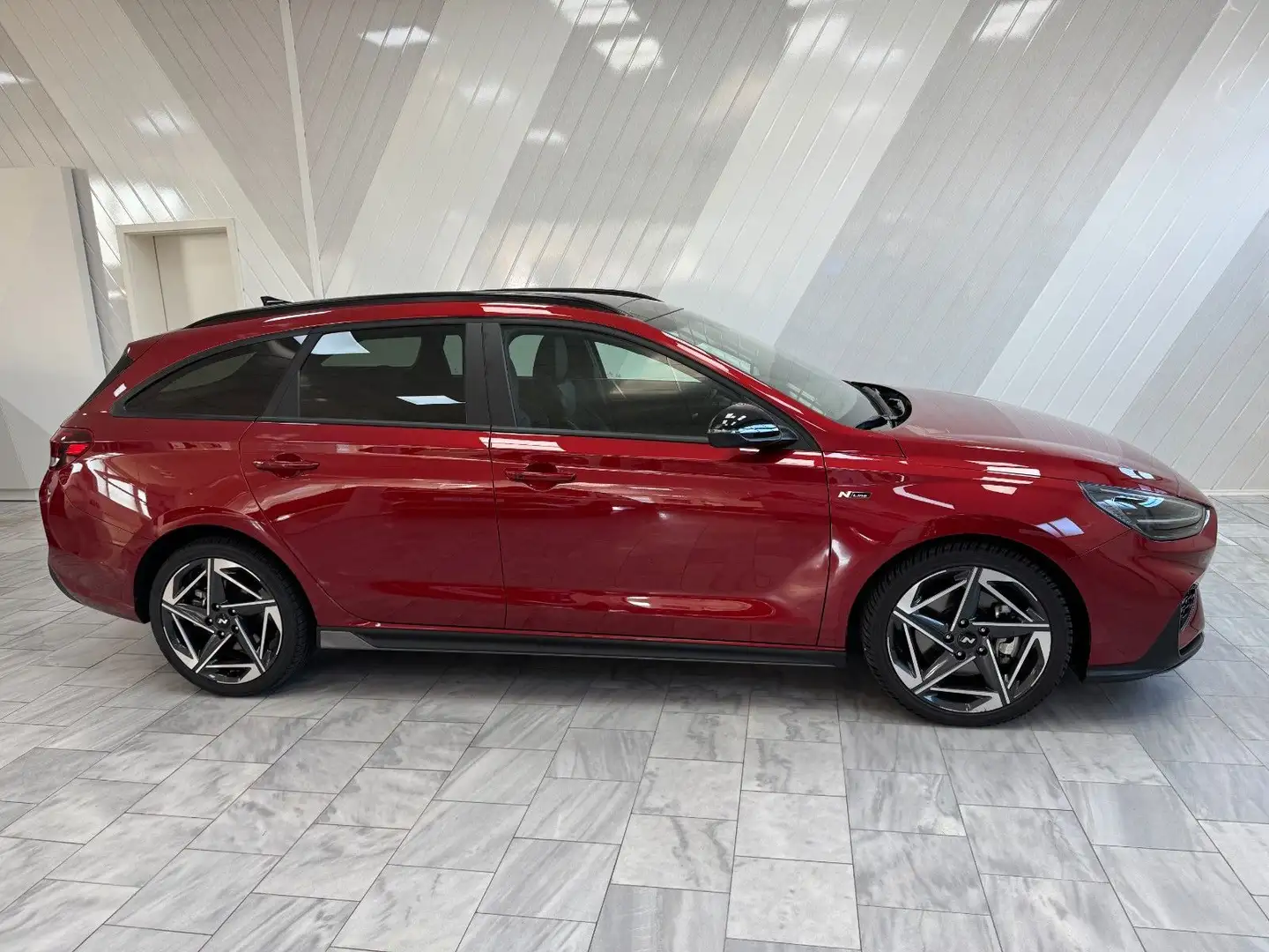 Hyundai i30 cw 1.5 NLine DCT Sitz-Paket Panodach Garantie Rot - 1