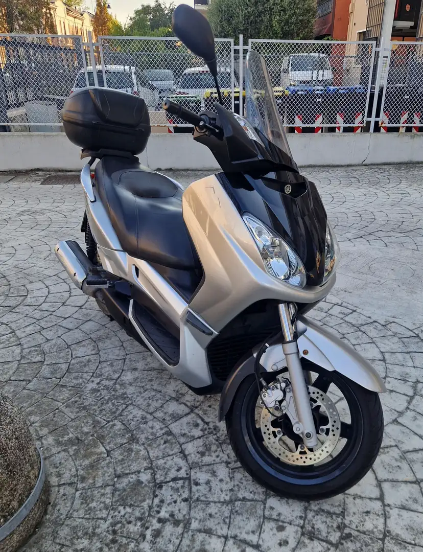 Yamaha X-Max 250 Argento - 2