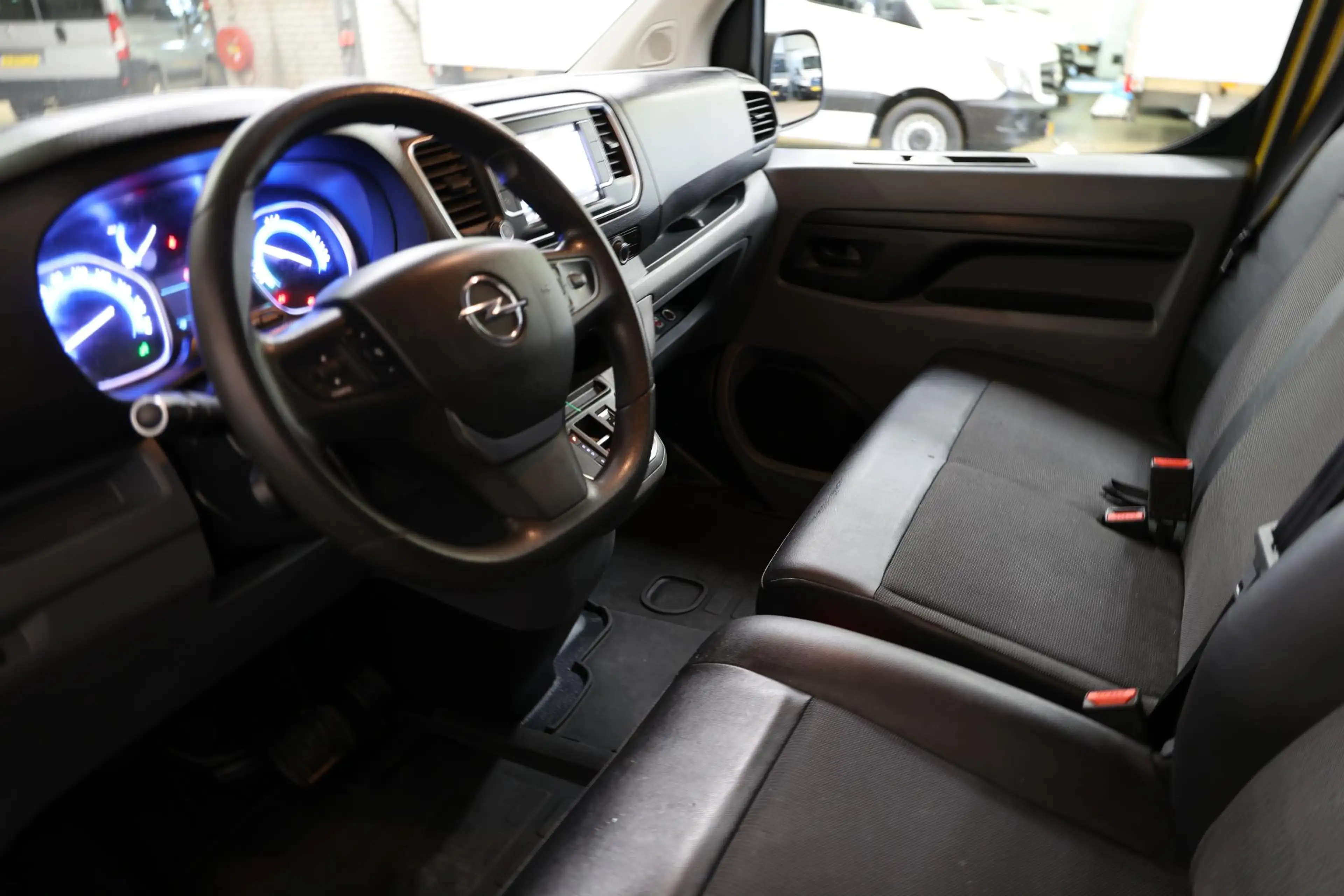 Opel Vivaro-e L3H1 EXTRA LANG Edition 50 kWh — photo 6