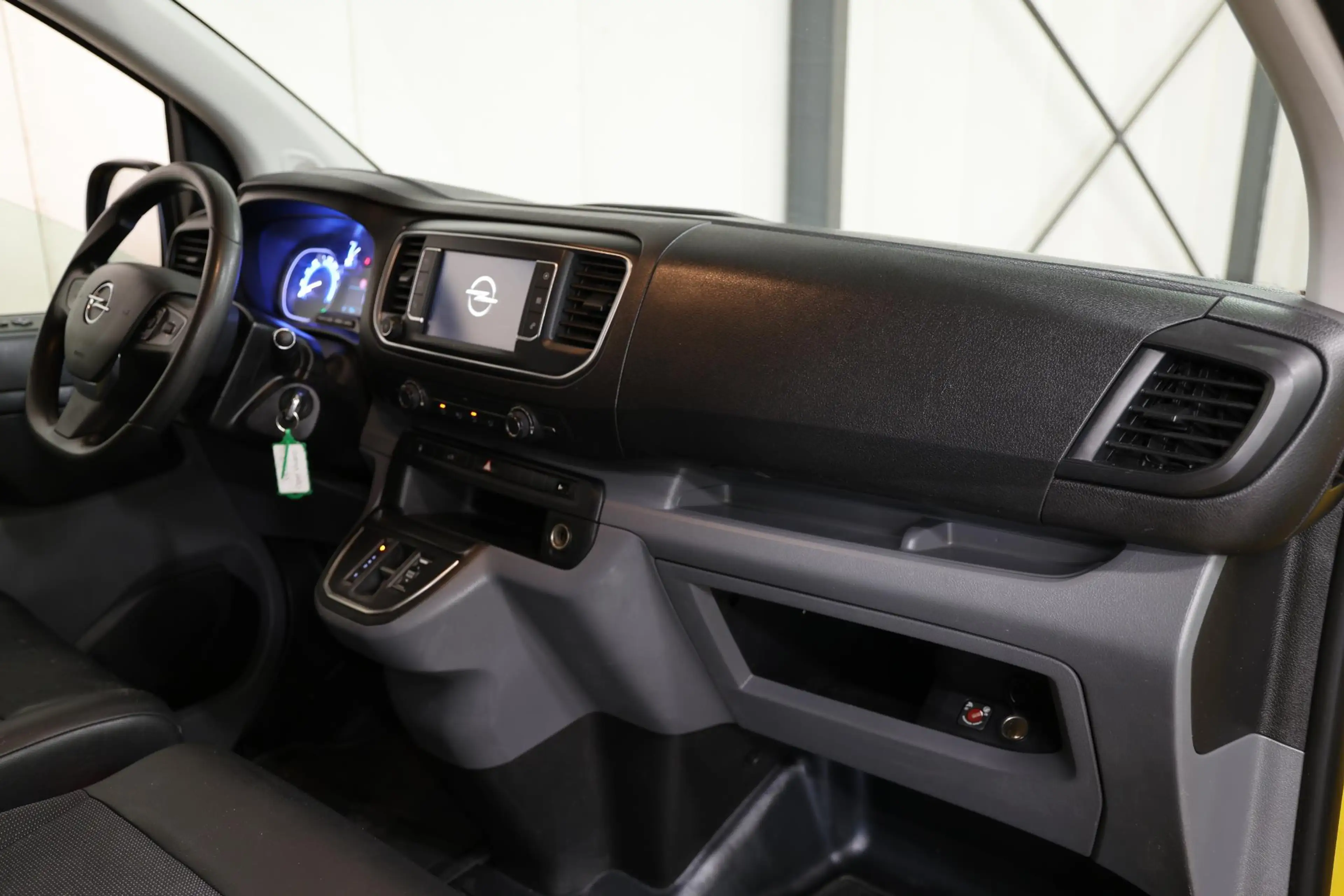 Opel Vivaro-e L3H1 EXTRA LANG Edition 50 kWh — photo 10