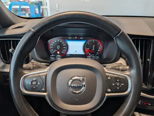 Volvo XC60 view 12