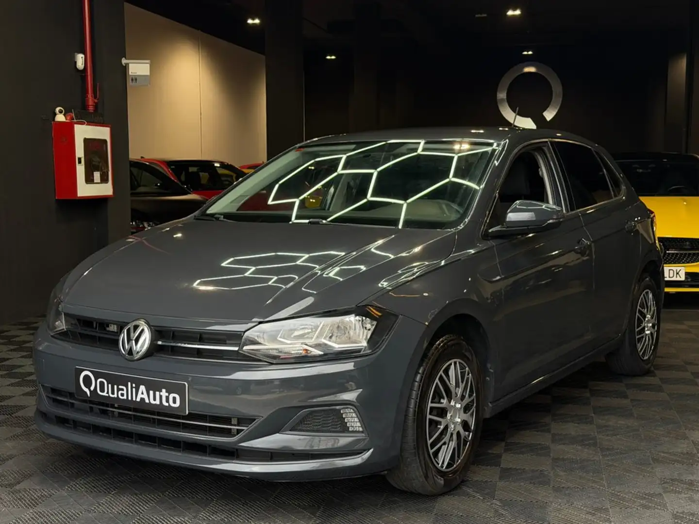 Volkswagen Polo 1.0 TSI Advance 70kW Gris - 2