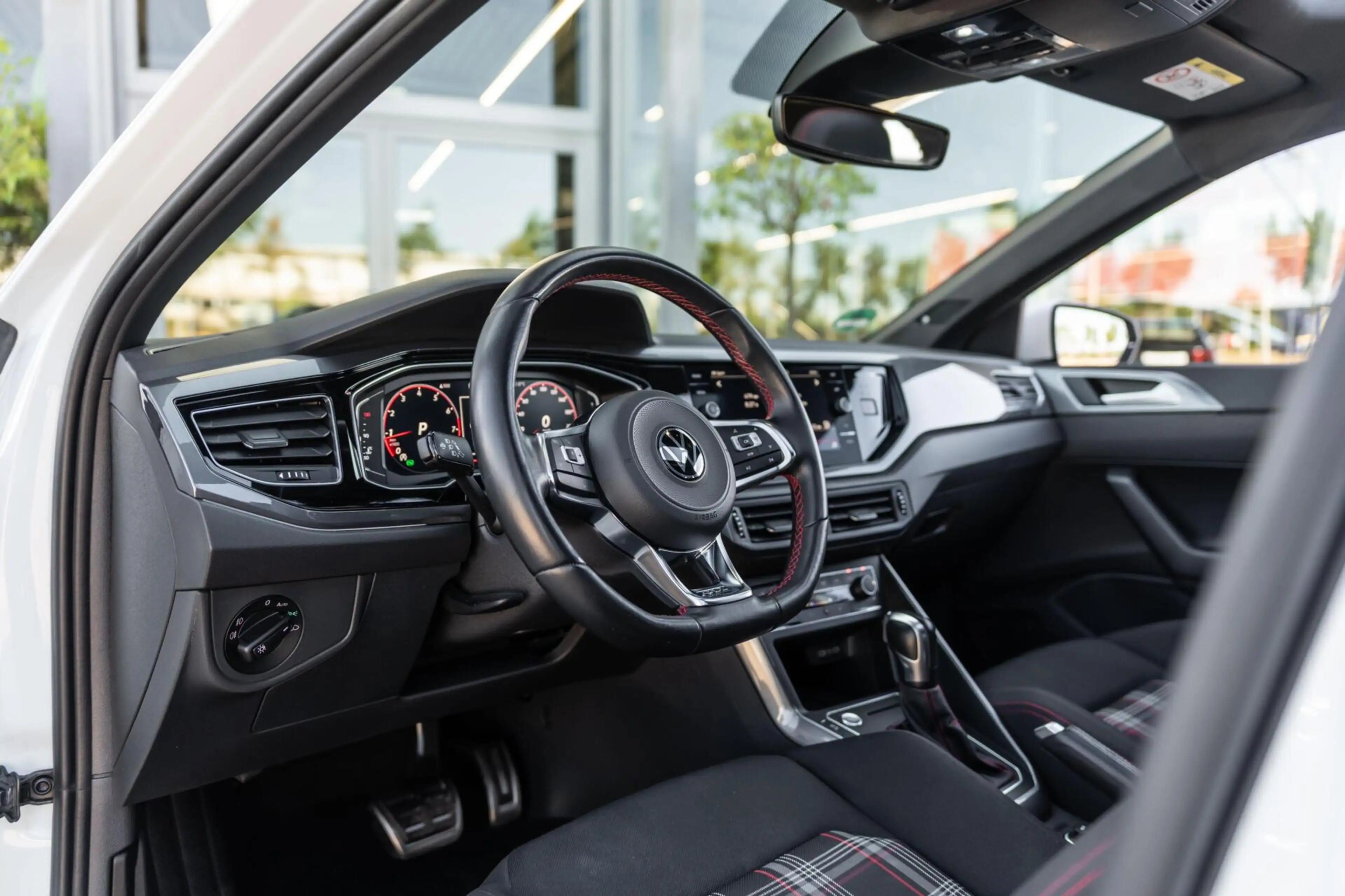 Volkswagen Polo GTI 2.0 TSI Pano DSG Beats ACC Stoelverw — photo 18