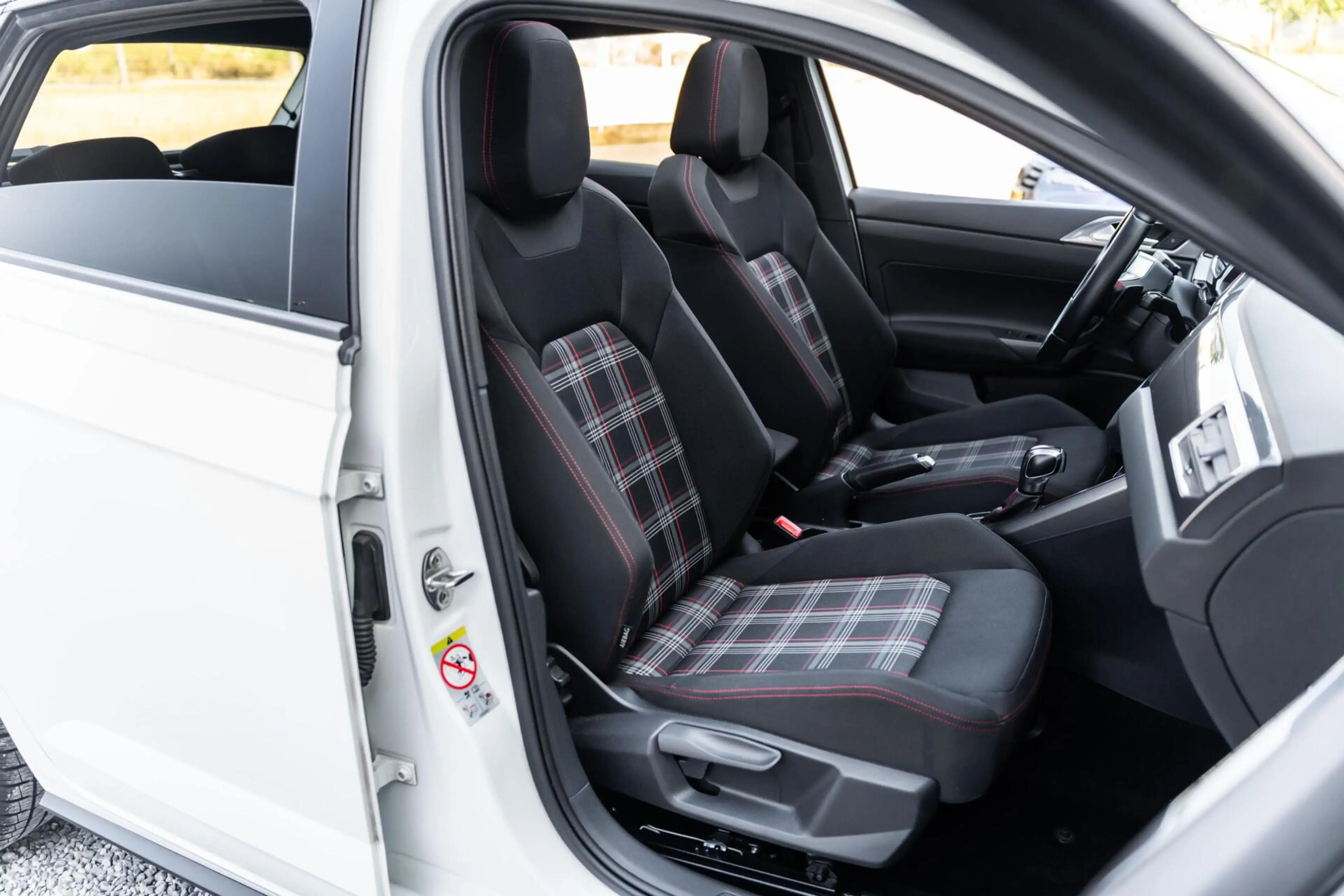 Volkswagen Polo GTI 2.0 TSI Pano DSG Beats ACC Stoelverw — photo 28