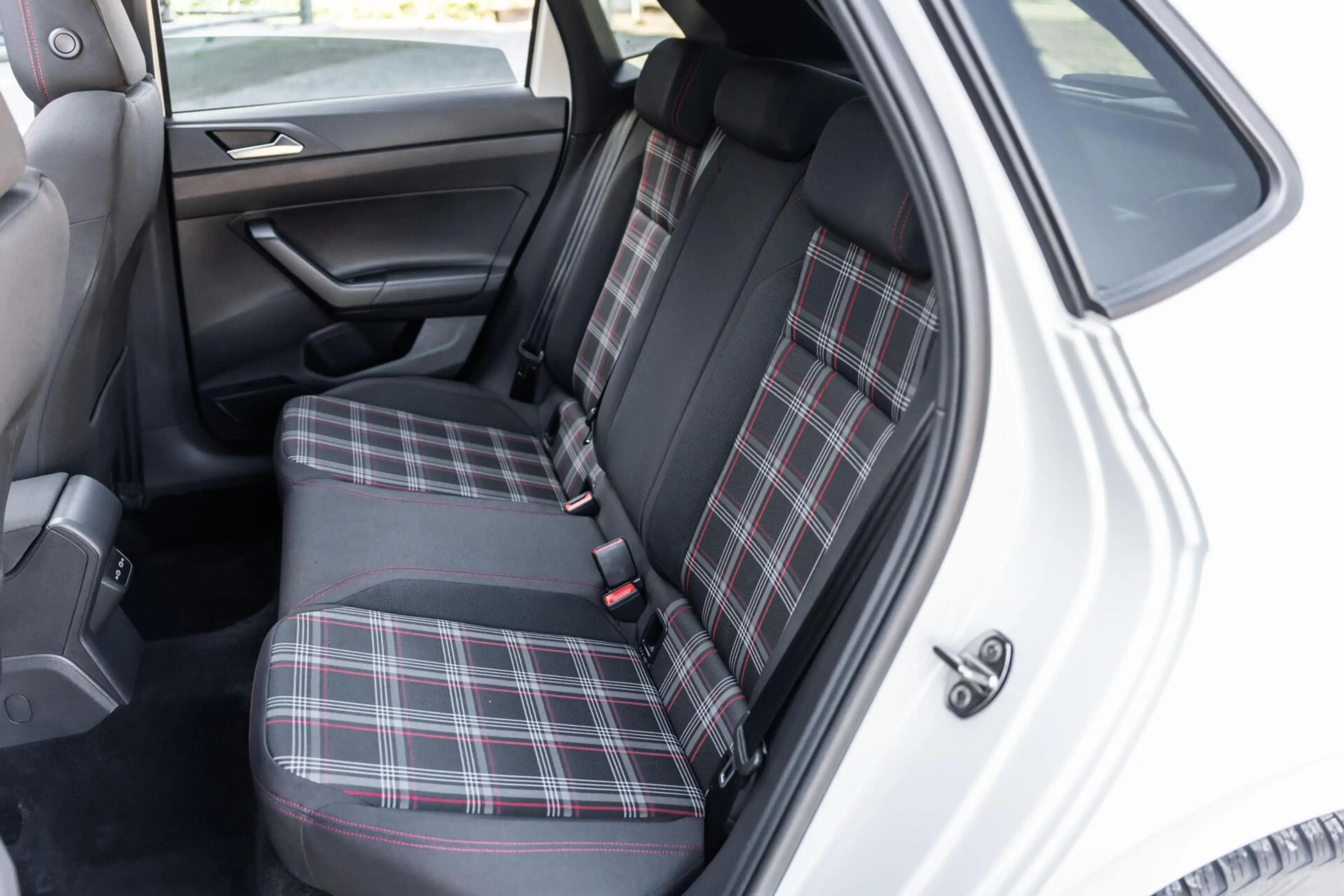 Volkswagen Polo GTI 2.0 TSI Pano DSG Beats ACC Stoelverw — photo 30