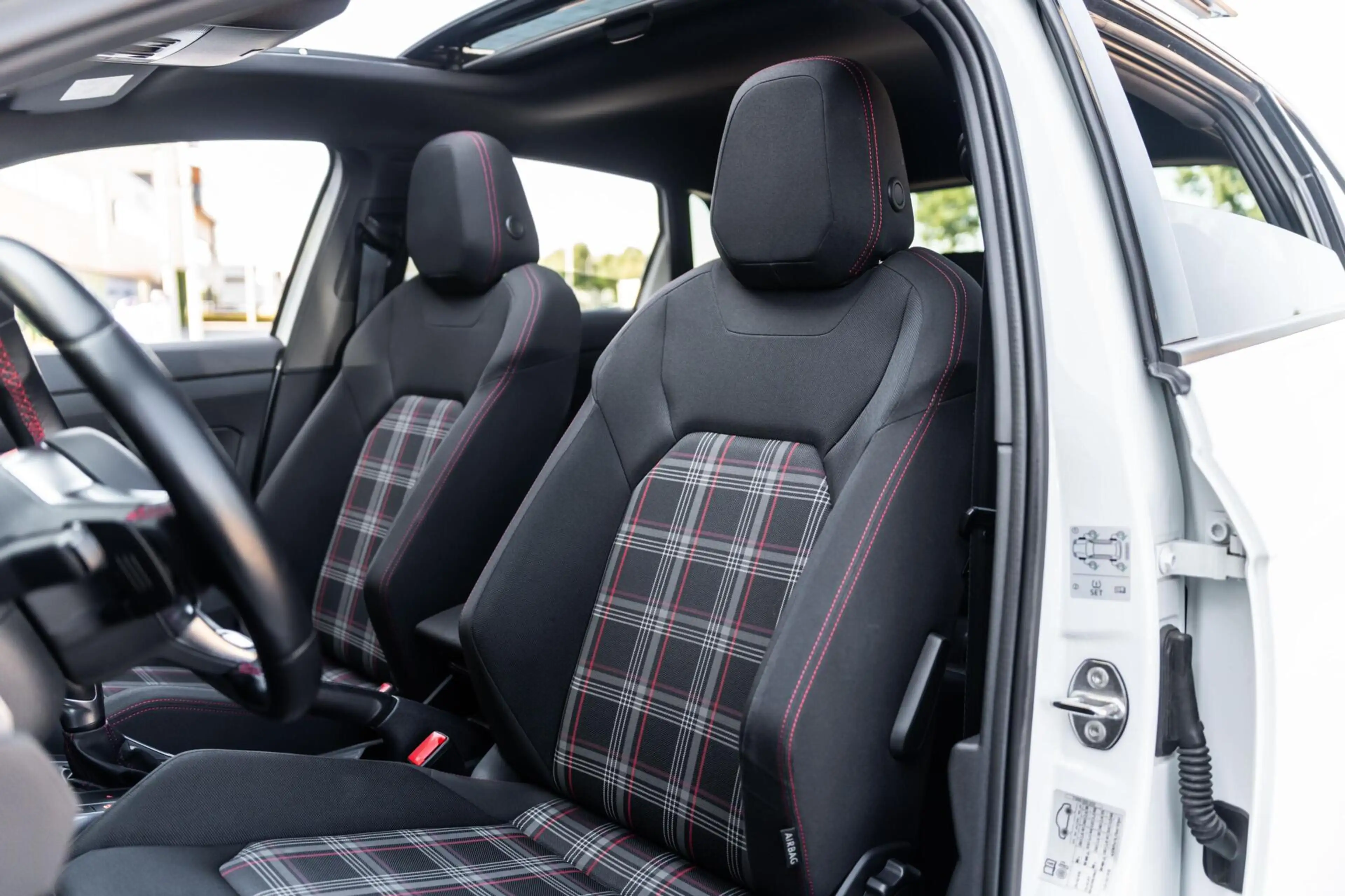 Volkswagen Polo GTI 2.0 TSI Pano DSG Beats ACC Stoelverw — photo 27