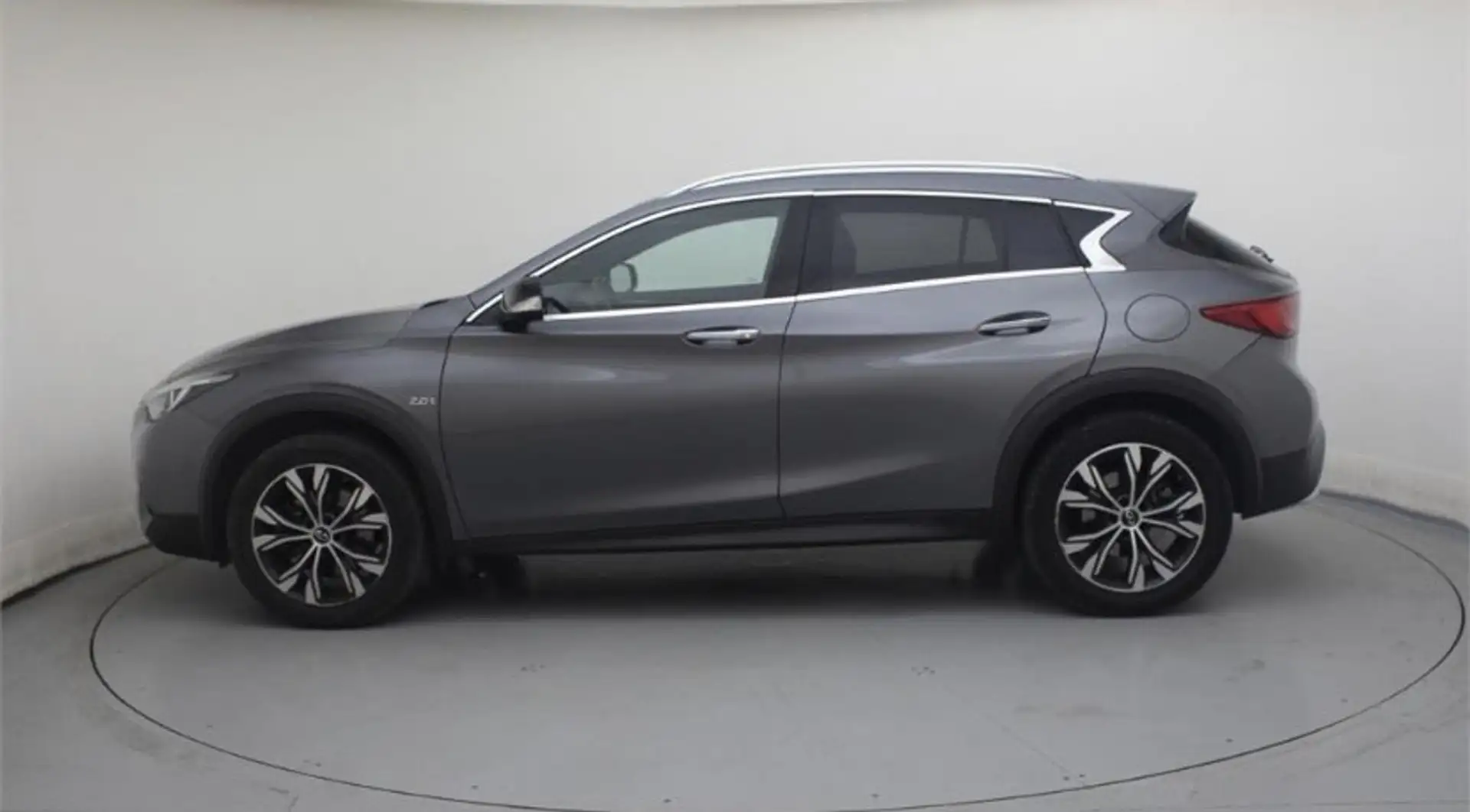 Infiniti QX30 2.0t Premium Tech AWD 7DCT - 2