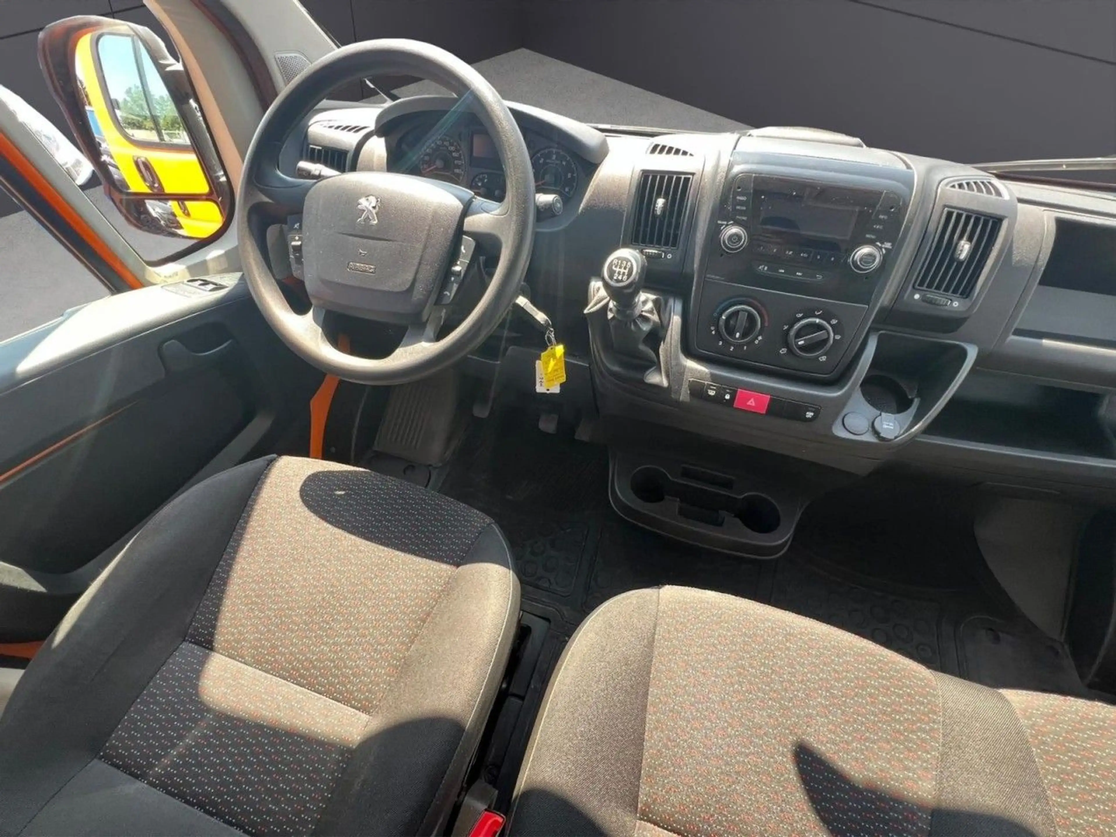 Peugeot Boxer Pritsche Doka.L2 BlueHDi 120 Doppelkabine — photo 7