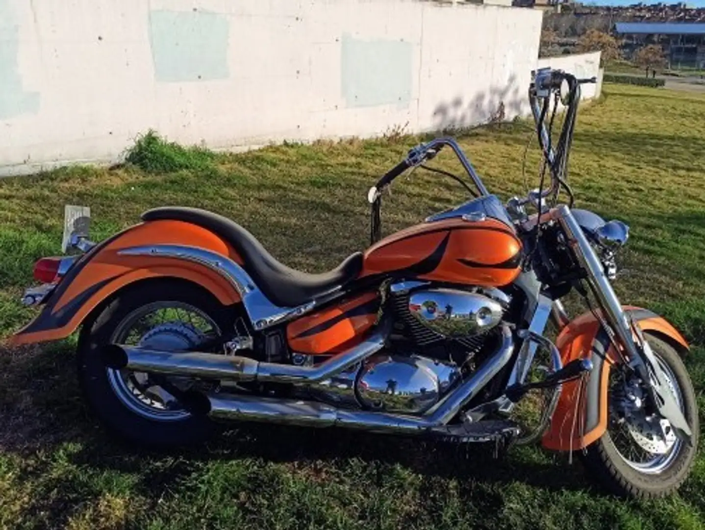 Suzuki Intruder C Orange - 1