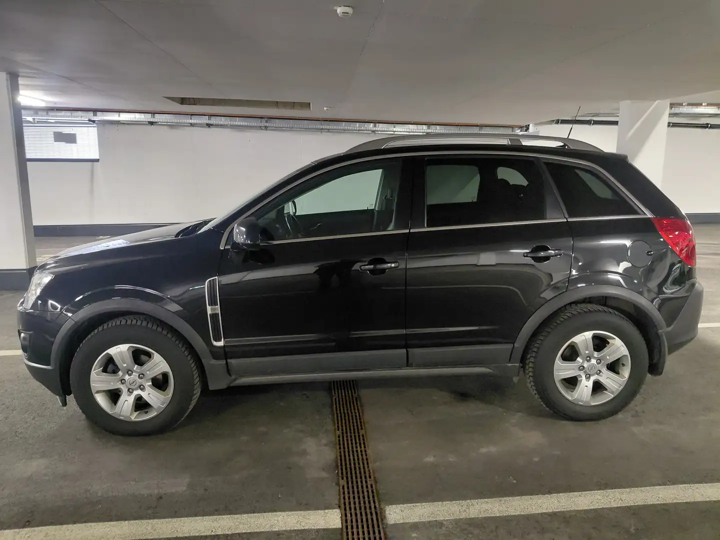 Opel Antara Antara 2,2 CDTI Style Start/Stop System Style Schwarz - 2