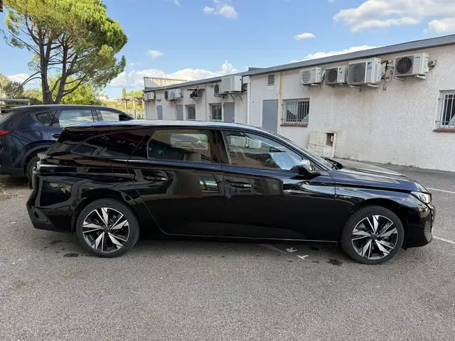 Peugeot 308 view 4