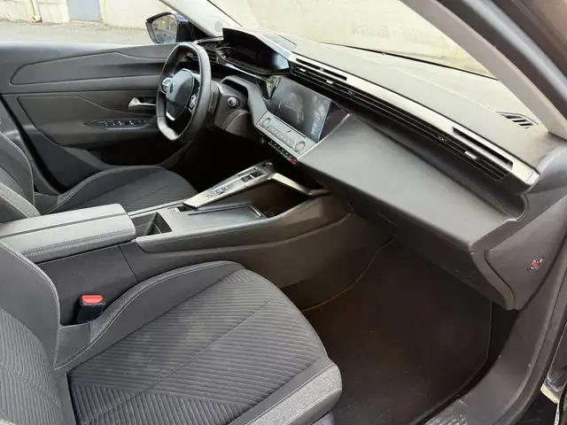 Peugeot 308 view 11