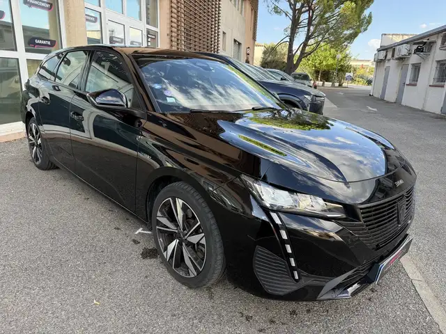 Peugeot 308 view 3