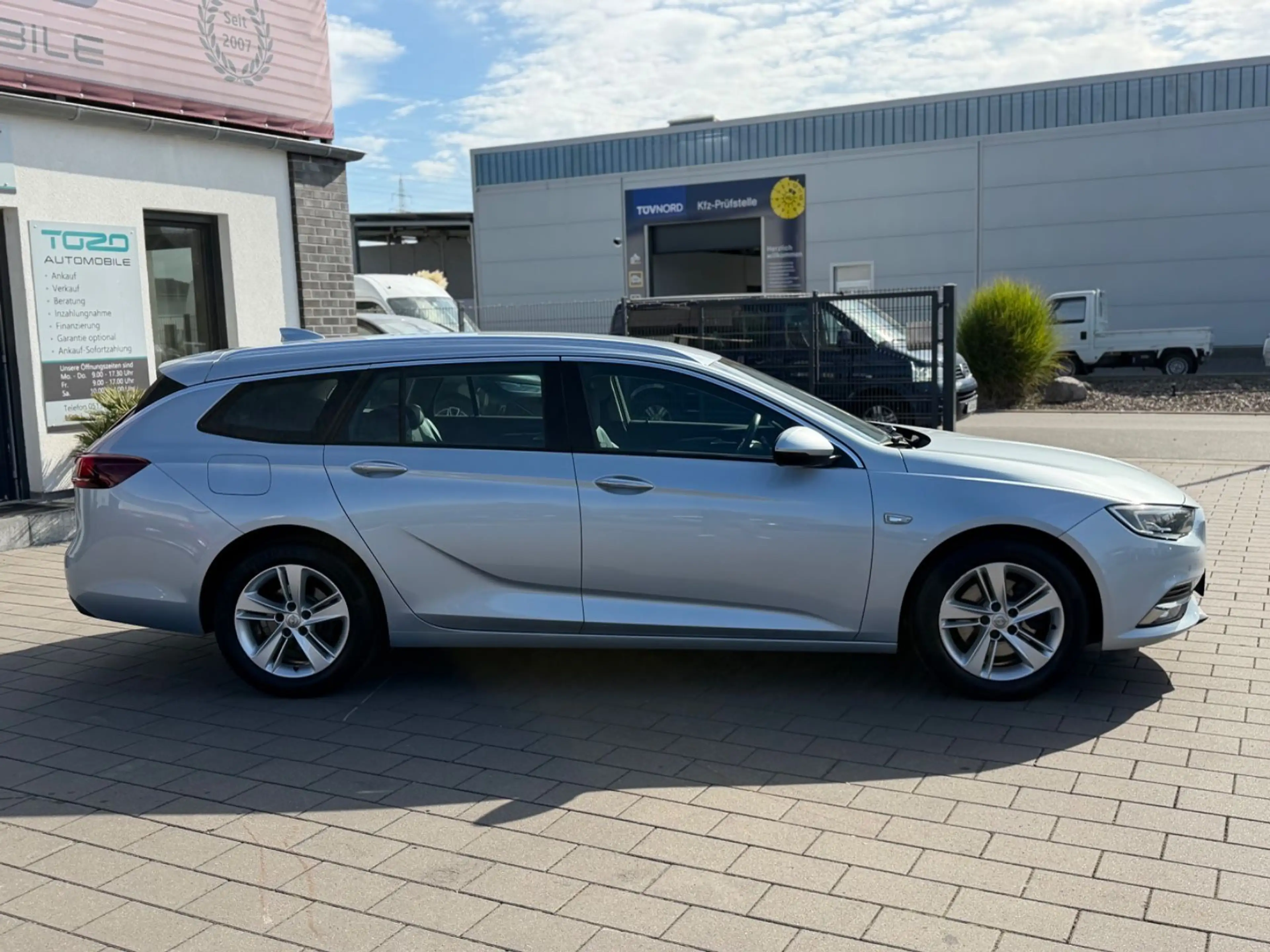 Opel Insignia B Business*LED*NAVI*MASSAGE*LEDER*BOSE* — photo 9