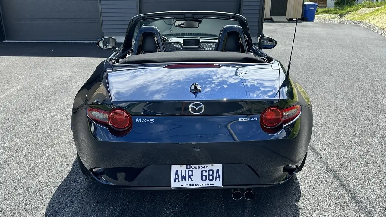 Mazda MX-5 Miata photo Mazda MX-5 Miata