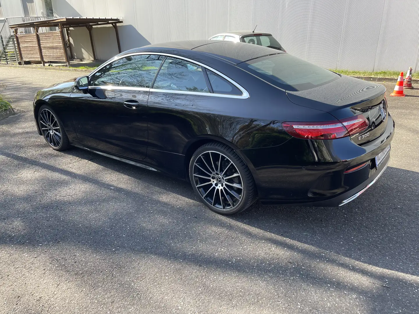 Mercedes-Benz E 300 Coupe 9G-TRONIC AMG Line - 2