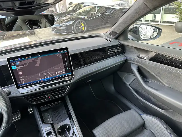 Volkswagen Passat Variant 2.0 TDI SCR R-Line DSG Ansicht 21