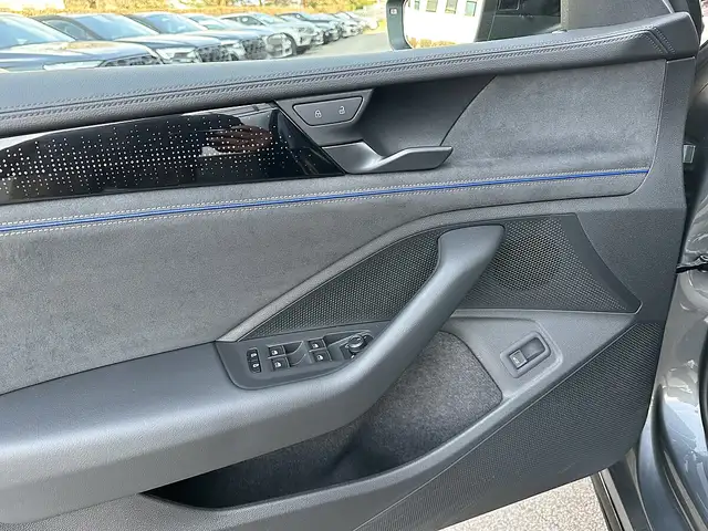 Volkswagen Passat Variant 2.0 TDI SCR R-Line DSG Ansicht 13