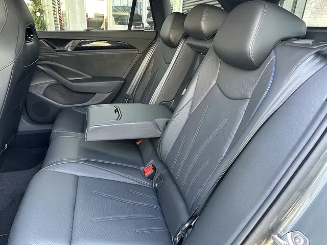 Volkswagen Passat Variant 2.0 TDI SCR R-Line DSG Ansicht 12