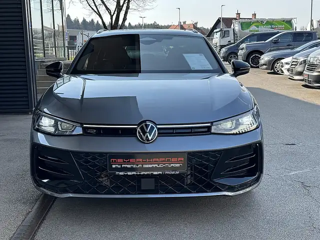 Volkswagen Passat Variant 2.0 TDI SCR R-Line DSG Ansicht 2