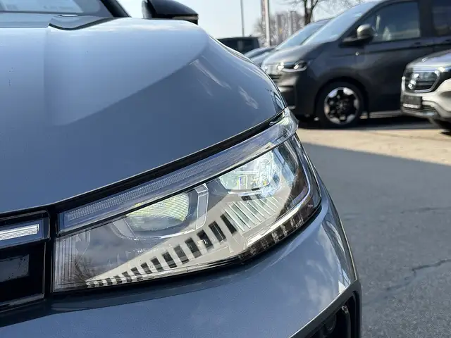 Volkswagen Passat Variant 2.0 TDI SCR R-Line DSG Ansicht 3