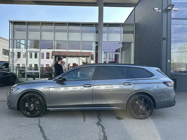 Volkswagen Passat Variant 2.0 TDI SCR R-Line DSG Ansicht 5