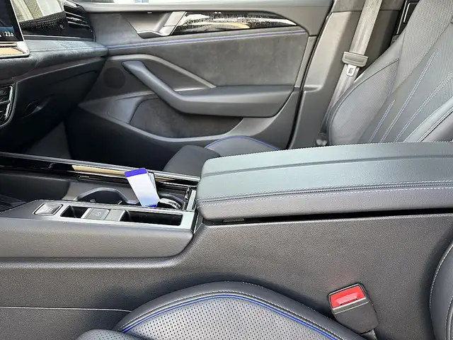 Volkswagen Passat Variant 2.0 TDI SCR R-Line DSG Ansicht 16