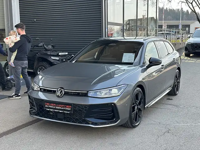 Volkswagen Passat Variant 2.0 TDI SCR R-Line DSG Ansicht 1