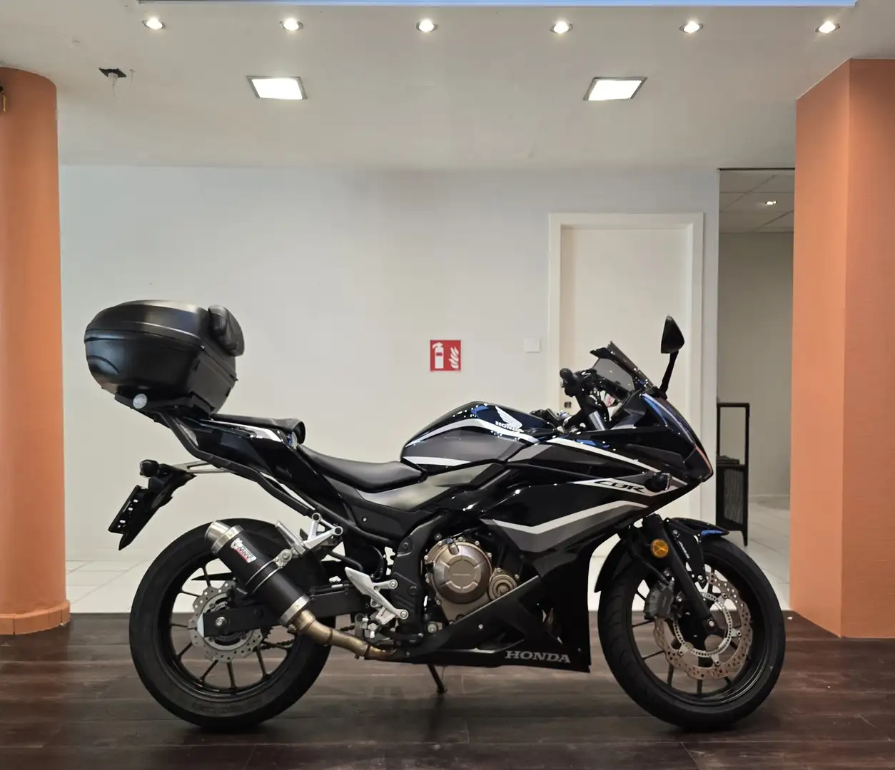Honda CBR 500 R Černá - 1