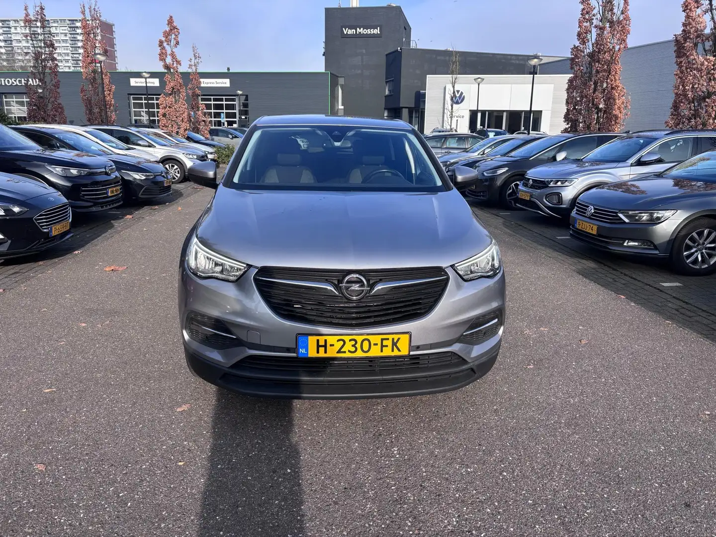 Opel Grandland X 1.2 Turbo 120 Jaar Edition | 130pk | Navigatie | T Gris - 2