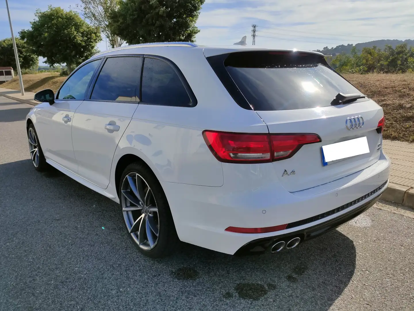 Audi A4 Avant 2.0TDI S line edition quattro S-T 140kW - 1